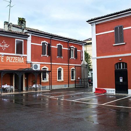 Cristal Rooms Piacenza Exterior foto
