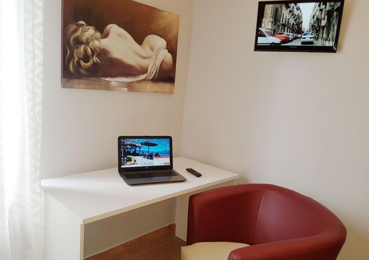 Cristal Rooms Piacenza Exterior foto