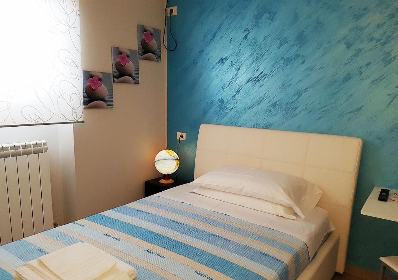 Cristal Rooms Piacenza Exterior foto