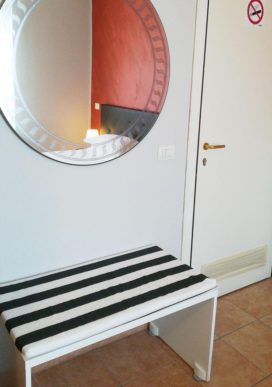 Cristal Rooms Piacenza Exterior foto