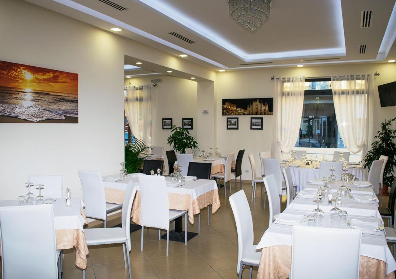 Cristal Rooms Piacenza Exterior foto