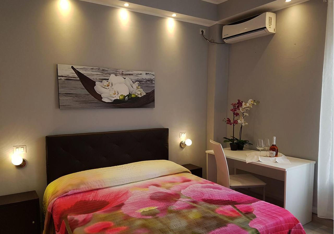 Cristal Rooms Piacenza Exterior foto