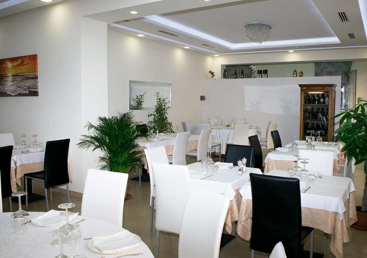 Cristal Rooms Piacenza Exterior foto
