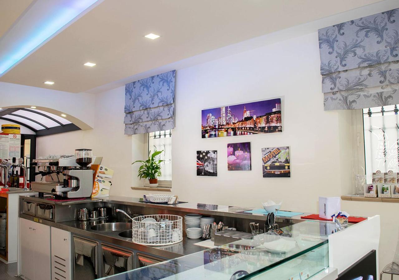Cristal Rooms Piacenza Exterior foto