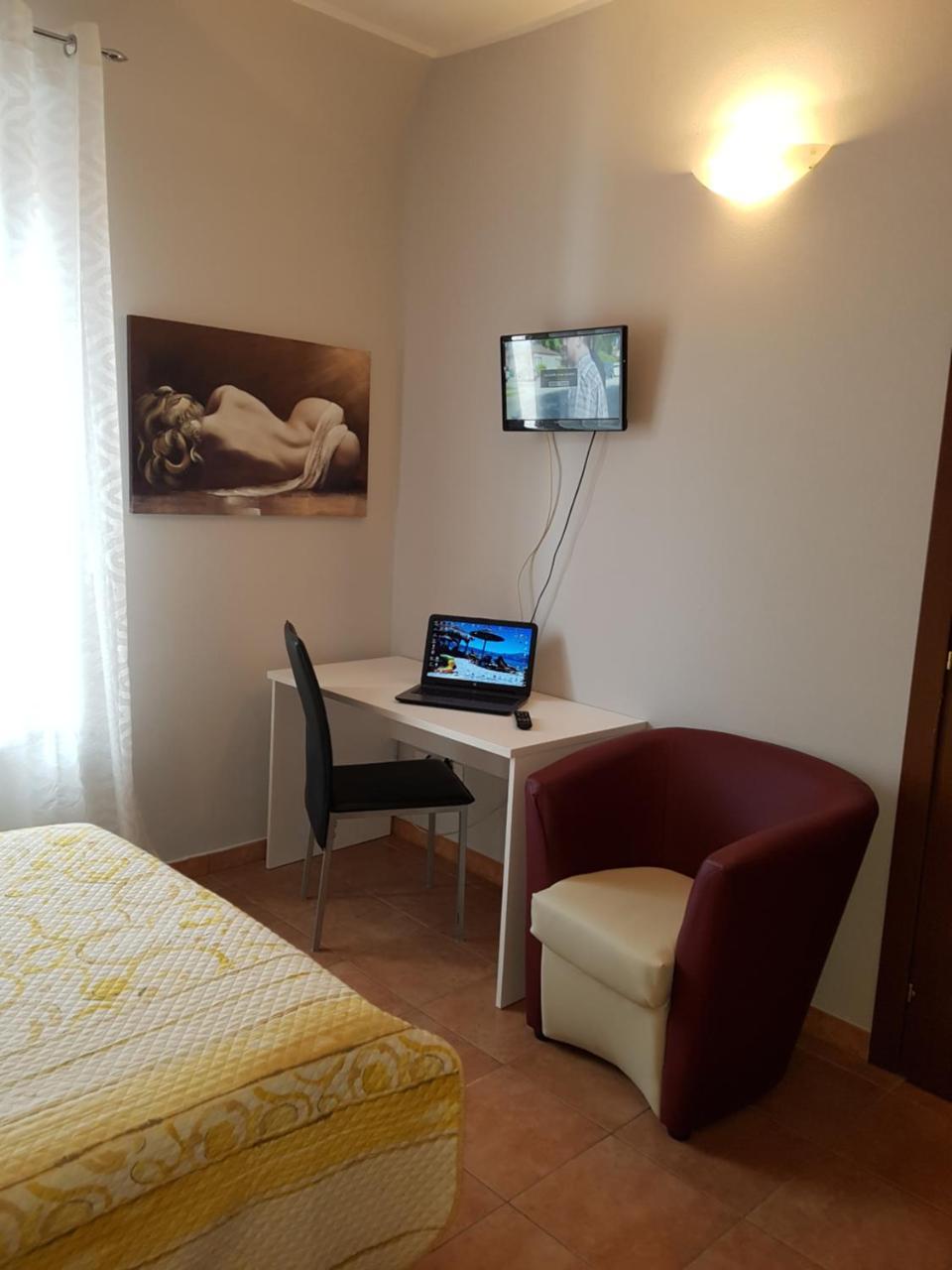 Cristal Rooms Piacenza Exterior foto
